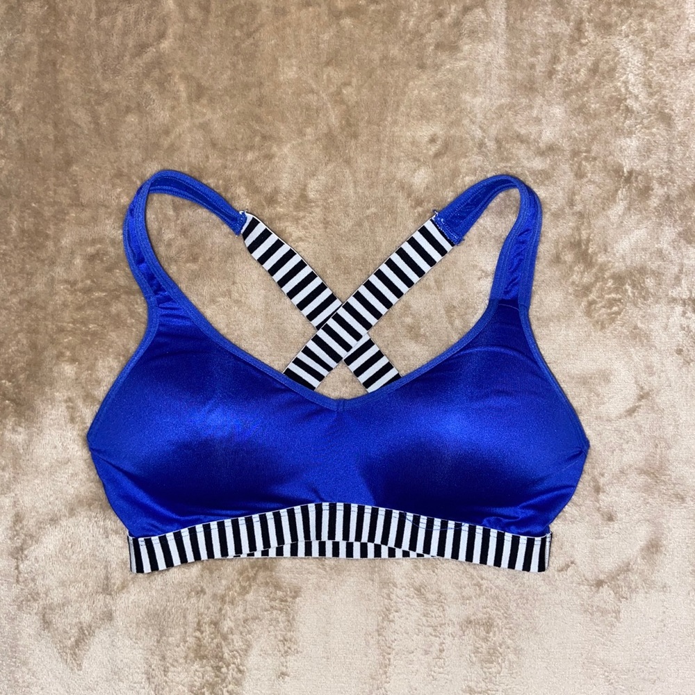 Crossed back sports bra
